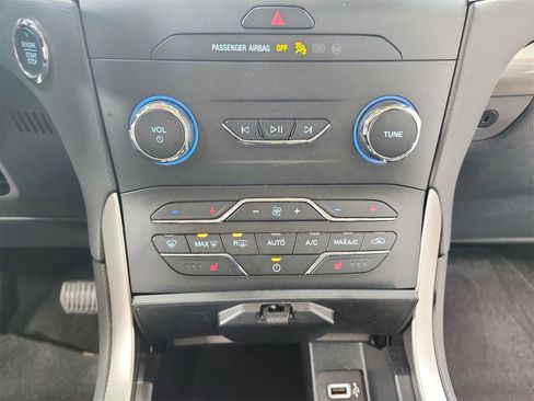 Used 2020 Ford Edge SEL w/ Convenience Package image 30