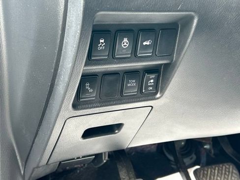 Used 2019 Nissan Pathfinder SL AWD/4WD image 20