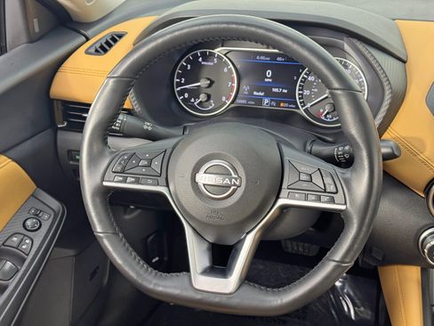 Used 2024 Nissan Sentra SV w/ SV Premium Package image 19