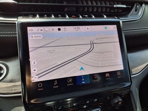 Used 2023 Jeep Grand Cherokee L Limited w/ Luxury Tech Group II image 5