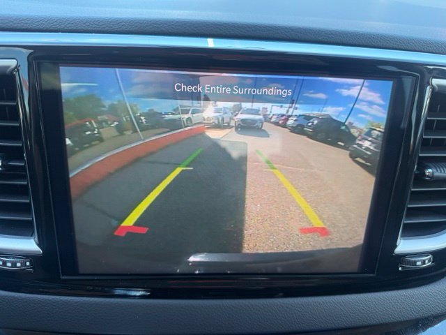 Used 2023 Chrysler Pacifica Touring-L FWD image 21
