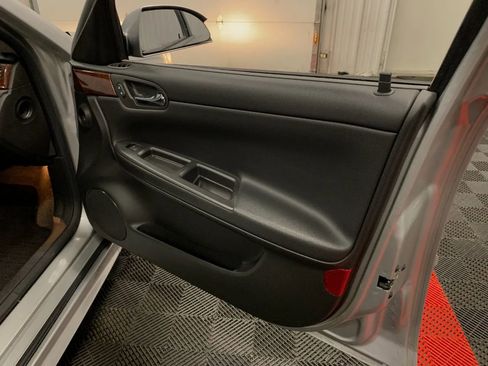 Used 2011 Chevrolet Impala LT image 42