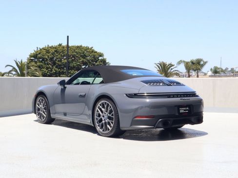 Used 2025 Porsche 911 Carrera RWD image 3