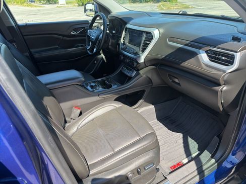 Used 2023 GMC Acadia SLT w/ Technology Package image 32