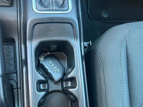Used 2020 Jeep Wrangler Unlimited Sahara AWD/4WD image 25