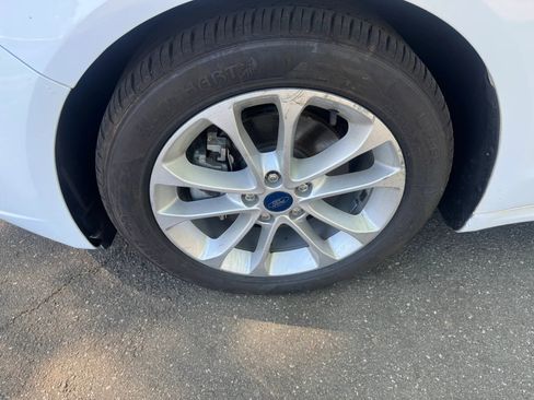 Used 2019 Ford Fusion SE image 9