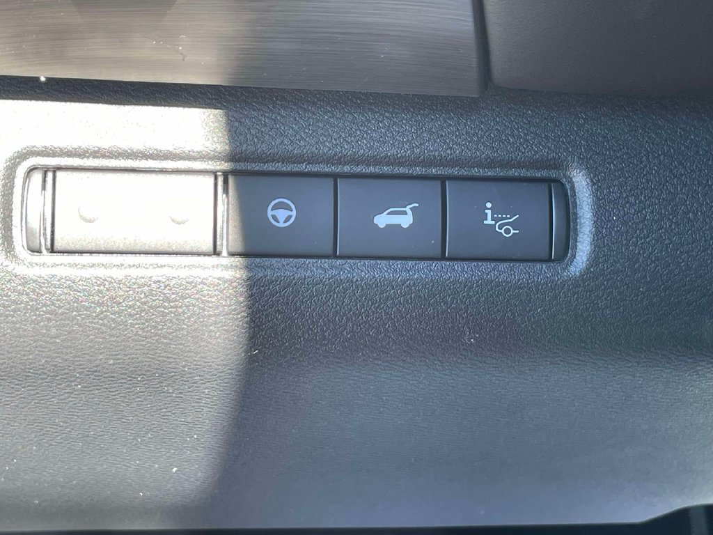 Used 2025 Nissan Pathfinder Platinum w/ Cargo Package FWD image 24