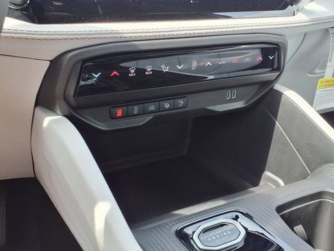 New 2026 Jeep Cherokee Overland AWD/4WD image 5