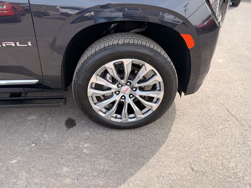 Used 2024 GMC Yukon XL Denali image 37