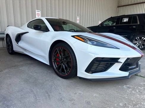 Used 2023 Chevrolet Corvette Stingray Premium Cpe w/ Z51 Performance Package RWD image 2