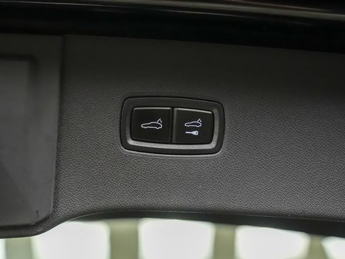 Certified 2024 Porsche Cayenne AWD/4WD image 14