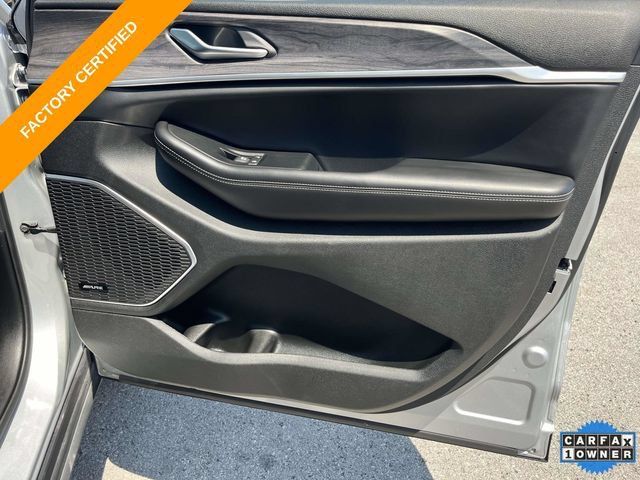 Certified 2024 Jeep Grand Cherokee Limited w/ Luxury Tech Group II AWD/4WD image 23