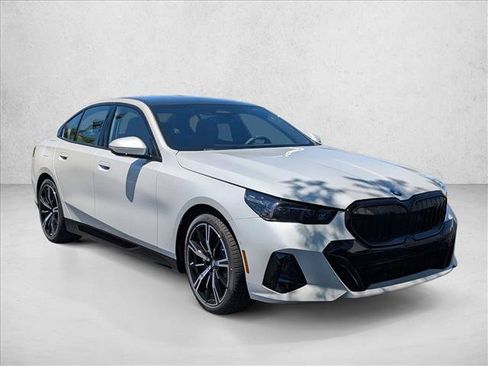 New 2027 BMW 530i w/ M Sport Package RWD image 4