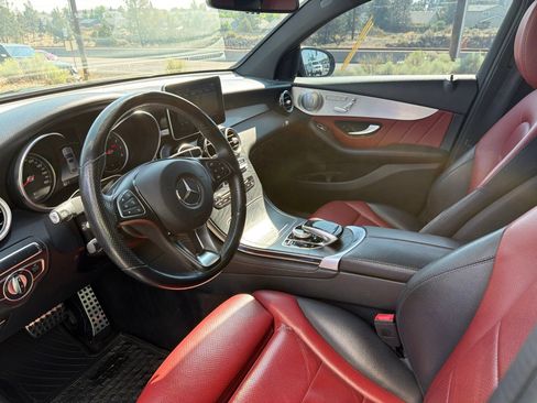 Used 2019 Mercedes-Benz GLC 300 4MATIC Coupe image 20