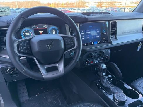 New 2025 Ford Bronco Outer Banks w/ Sasquatch Package image 10