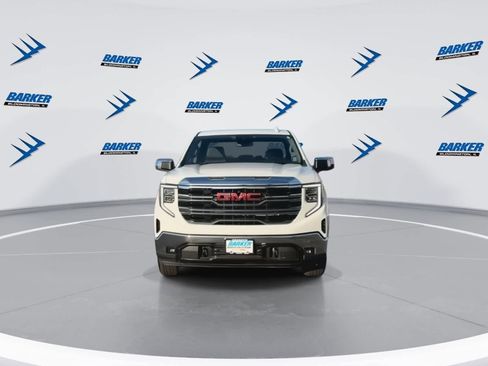 Used 2023 GMC Sierra 1500 SLT image 3
