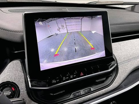 Used 2024 Jeep Compass Latitude image 15