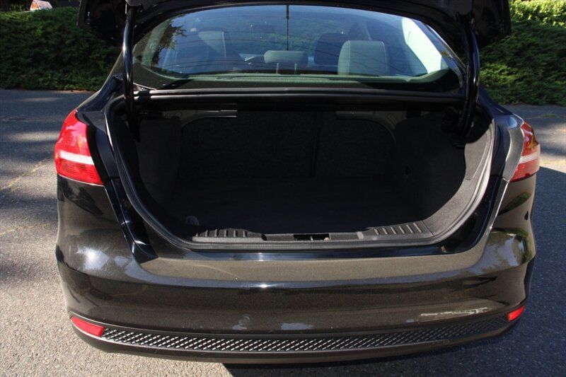 Used 2016 Ford Focus SE FWD image 16