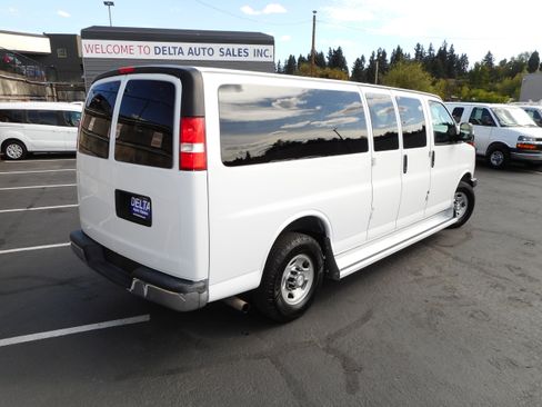 Used 2016 Chevrolet Express 3500 LT w/ LT Preferred Equipment Group image 7