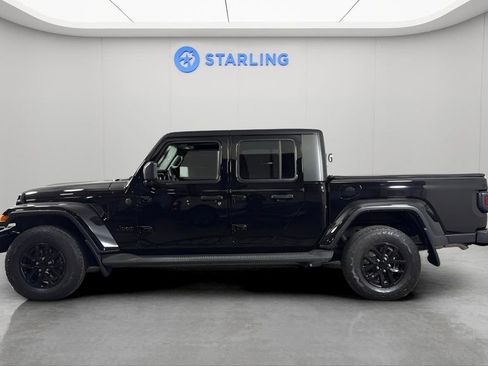 Used 2022 Jeep Gladiator Sport image 3