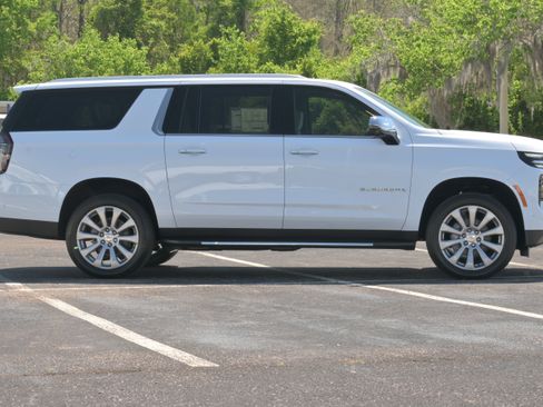 New 2026 Chevrolet Suburban Premier AWD/4WD image 7