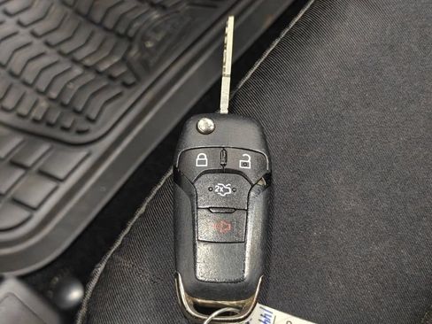 Used 2014 Ford Fusion SE FWD image 13