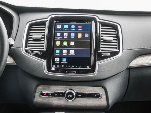 Used 2024 Volvo XC90 T8 Ultimate w/ Lounge Package image 15