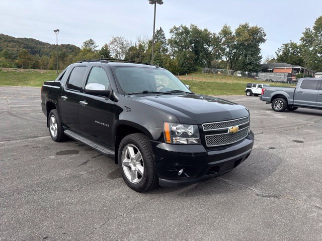 Used 2013 Chevrolet Avalanche LS w/ All-Star Edition AWD/4WD image 2