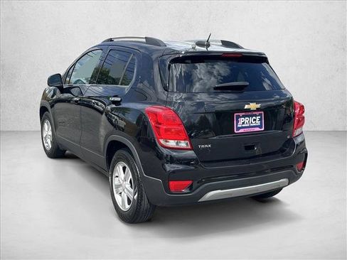 Used 2020 Chevrolet Trax LT w/ LT Convenience Package image 7