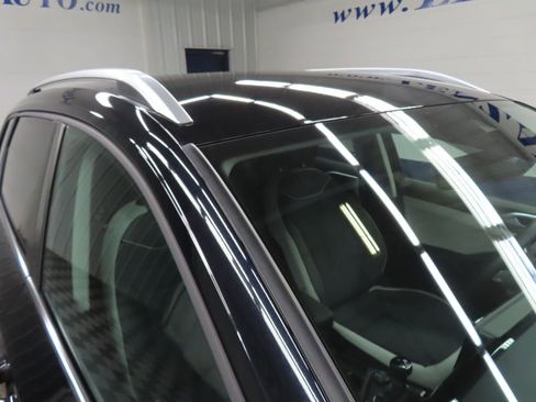 Used 2025 Volkswagen Taos SE image 43