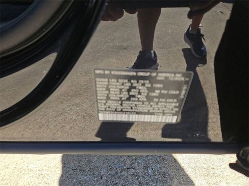 Used 2025 Volkswagen Atlas Cross Sport SE image 30