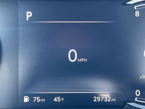 Used 2025 Genesis G70 2.5T image 13