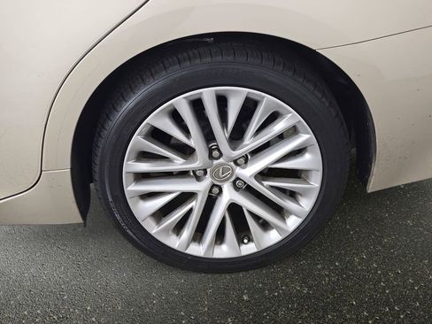 Used 2016 Lexus ES 350 w/ Luxury Package w/Wood Trim FWD image 37