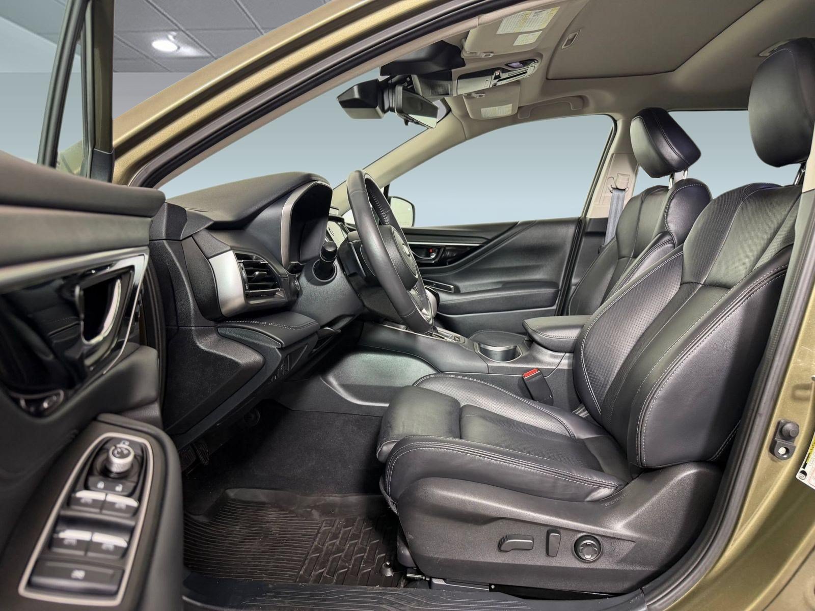 Used 2025 Subaru Outback Touring XT AWD/4WD image 5