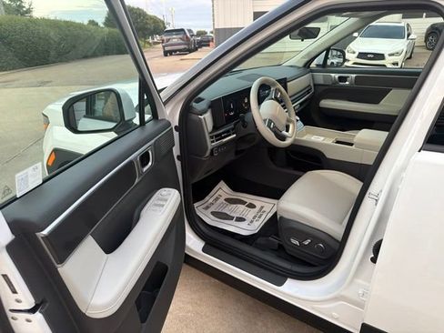 Used 2026 Hyundai Santa Fe SEL FWD image 10