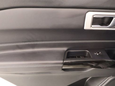 Used 2022 Ford Explorer ST w/ ST Street Pack image 18