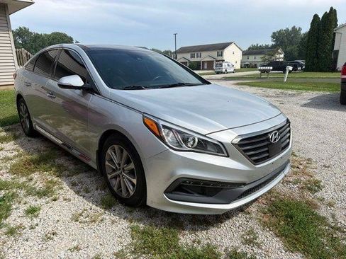 Used 2016 Hyundai Sonata Limited w/ Option Group 05 FWD image 3