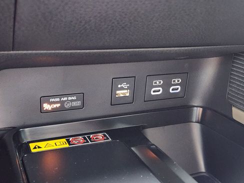 Used 2025 Toyota Camry SE w/ Convenience Package FWD image 21