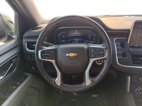 Used 2023 Chevrolet Suburban LT RWD image 13