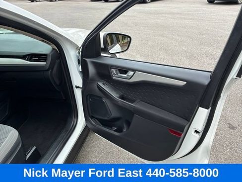 Used 2020 Ford Escape SE FWD image 10