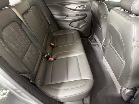 Used 2024 Buick Envista Avenir image 13