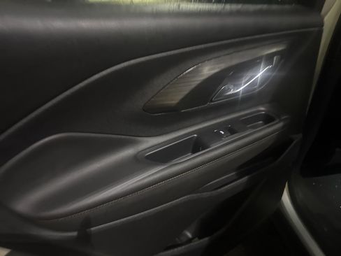 Used 2021 GMC Terrain SLT w/ Elevation Edition image 12