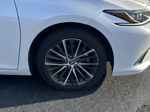 Used 2024 Lexus ES 350 w/ Premium Package image 14