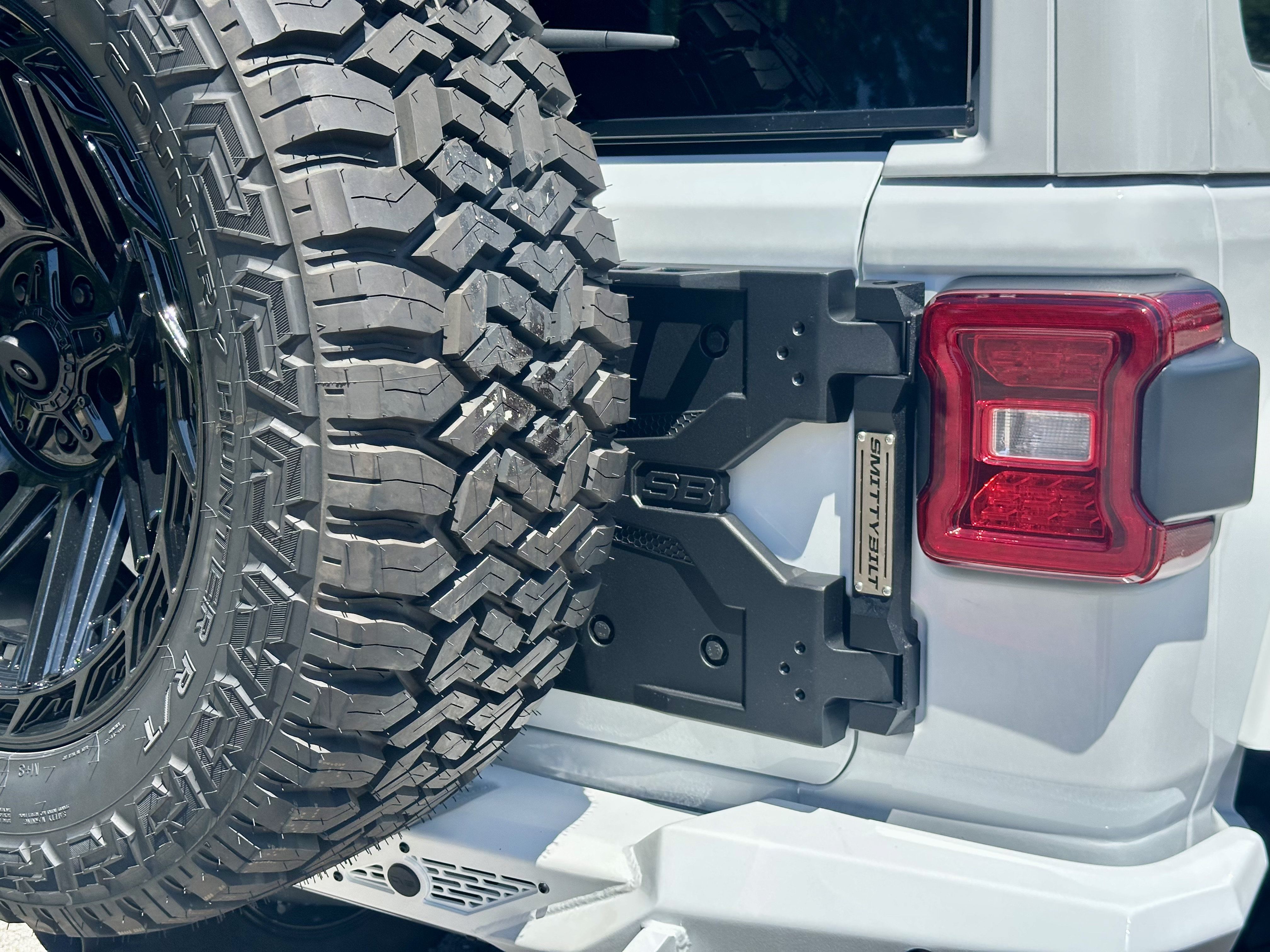 Used 2025 Jeep Wrangler Unlimited Sahara AWD/4WD image 18