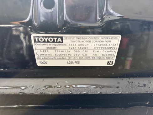 Used 2018 Toyota Camry LE w/ Convenience Package FWD image 31