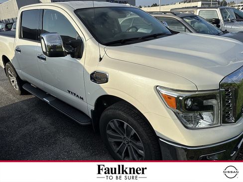 Used 2017 Nissan Titan SL w/ SL Towing Convenience Package image 1