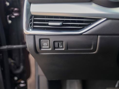 Used 2020 Cadillac XT4 Premium Luxury image 15