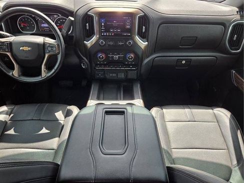 Used 2019 Chevrolet Silverado 1500 High Country w/ Technology Package AWD/4WD image 16
