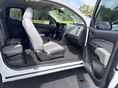 Used 2022 Chevrolet Colorado W/T w/ WT Convenience Package RWD image 11