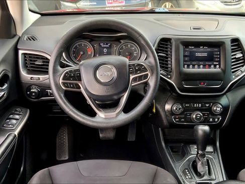 Used 2019 Jeep Cherokee Latitude w/ Popular Appearance Group image 6